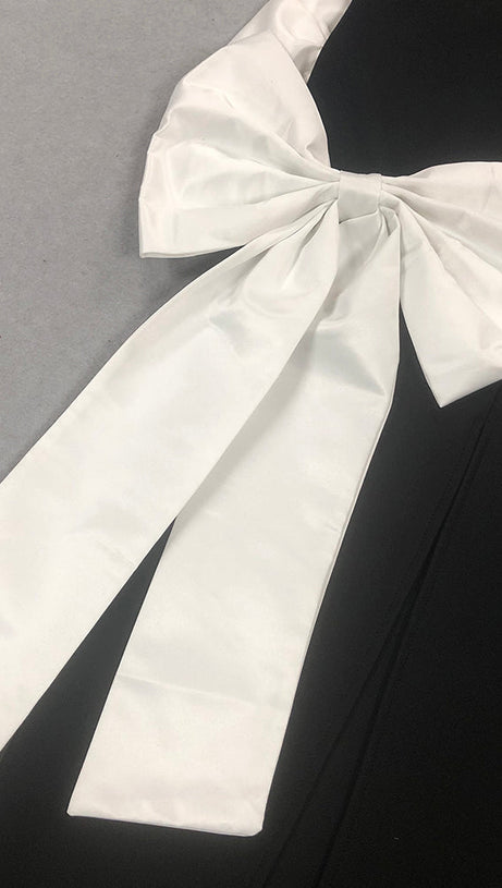 FLOWER EMBELLISHED BLACK STRAPLESS MAXI DRESS