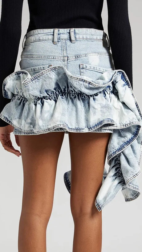 ERIN JEANSROCK MIT SAURE-WASH-RÜSCHEN