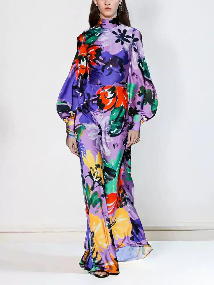 Lilafarbenes, bunt bedrucktes Maxikleid mit langen Ärmeln 