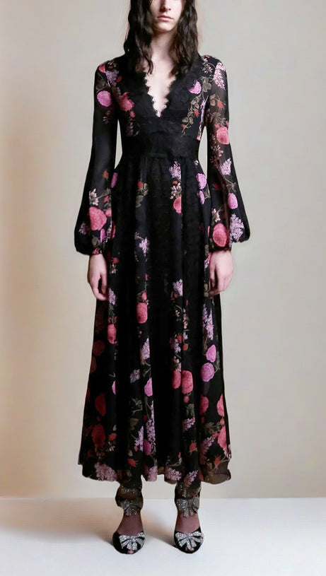 Elegantes langes Blumenkleid mit V-Ausschnitt und Glockenärmeln 