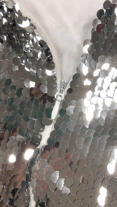 ABITO DA SERA CON PAILLETTES ARGENTO PERLATO E SCOLLO ALL'AMERICANA