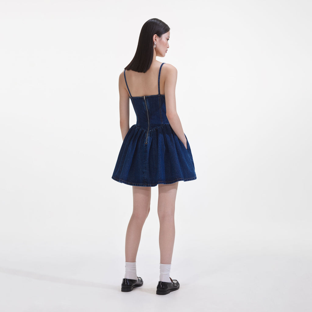 Denim-Minikleid mit Strass-Schleife und Herzausschnitt
