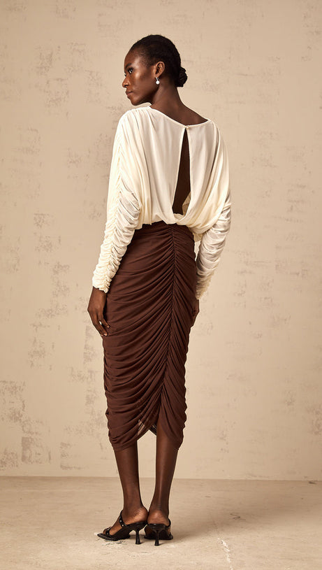 LONG SLEEVE TWO-TONE PLEATED MIDI DRESS IN BROWN