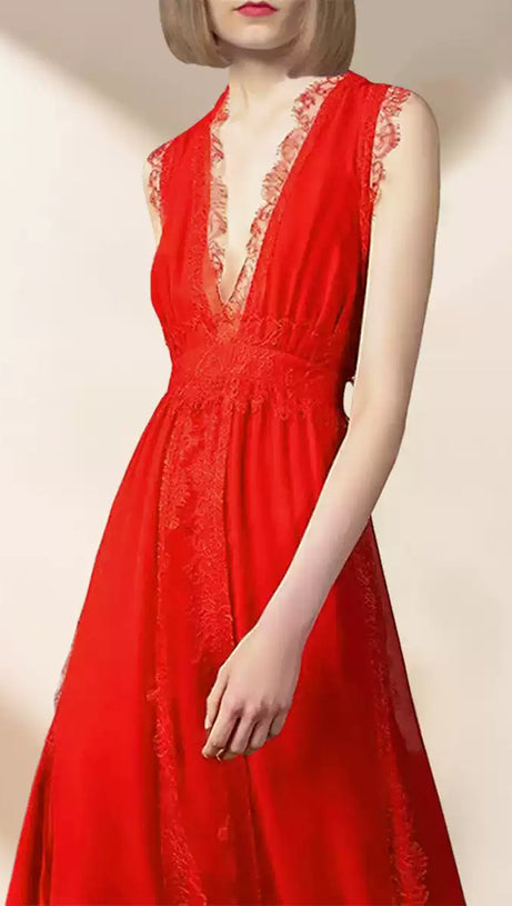 ELEGANT RED MAXI DRESS WITH SHEER LACE V - NECK