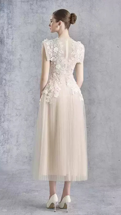 FLORAL APPLIQUÉ BODICE SLEEVELESS MIDI DRESS IN BEIGE