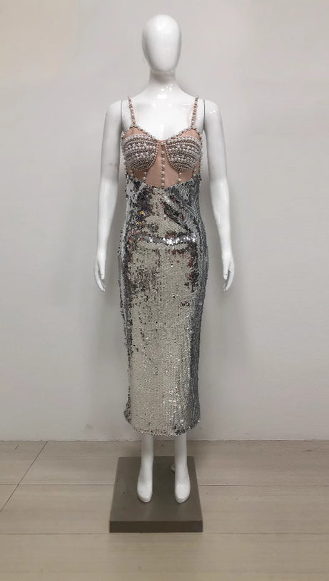 ABITO DA SERA CON PAILLETTES ARGENTO PERLATO E SCOLLO ALL'AMERICANA