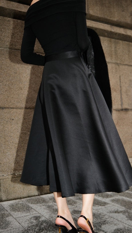 BLACK HIGH WAIST VINTAGE SKIRT