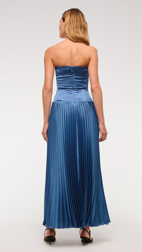 ABITO LUNGO GISELLE A PLISSETTE CON VITA BASSA IN BLU