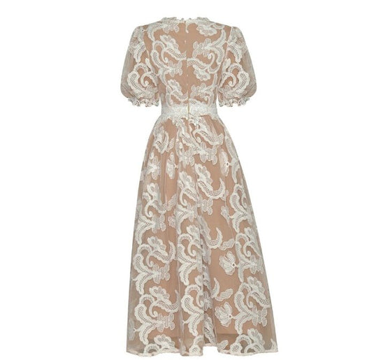 ELEGANTE E GRAZIOSO ABITO MIDI IN RETE RICAMATA