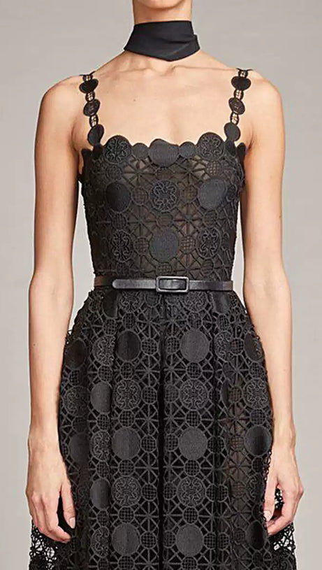 BLACK LACE STRAPLESS MAXI DRESS