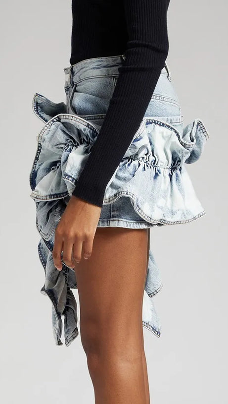 ERIN JEANSROCK MIT SAURE-WASH-RÜSCHEN