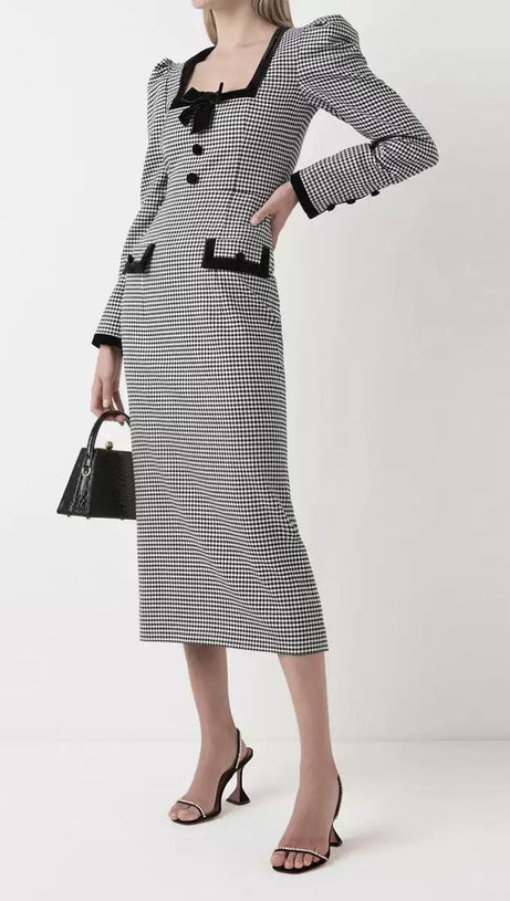 BLACK AND WHITE HOUNDSTOOTH MIDI DRESS WITH PUFF SLEEVES