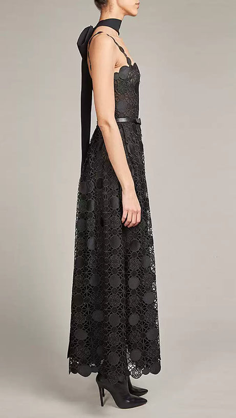 BLACK LACE STRAPLESS MAXI DRESS