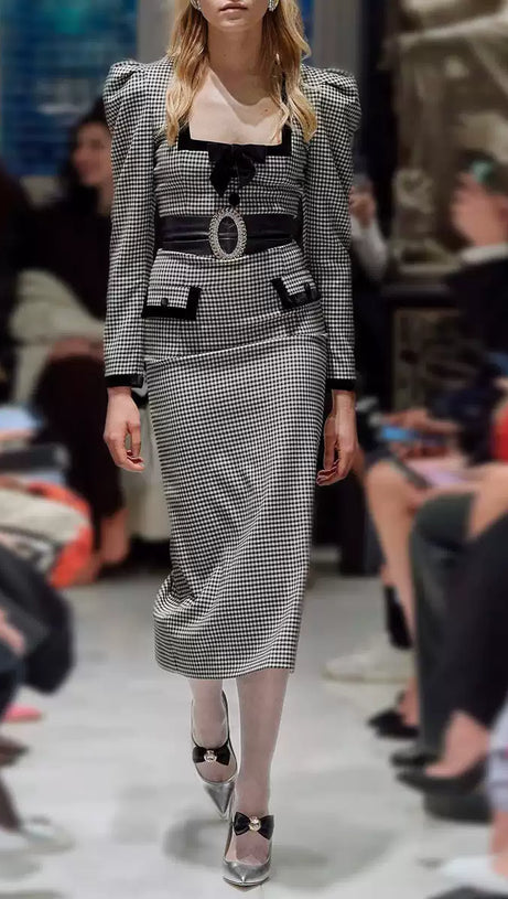 BLACK AND WHITE HOUNDSTOOTH MIDI DRESS WITH PUFF SLEEVES