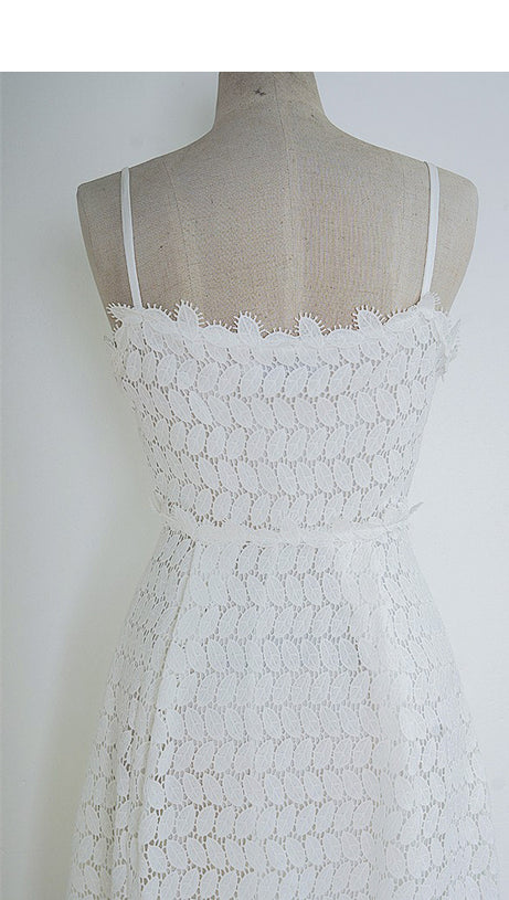 WHITE LACE SPAGHETTI STRAP MAXI DRESS