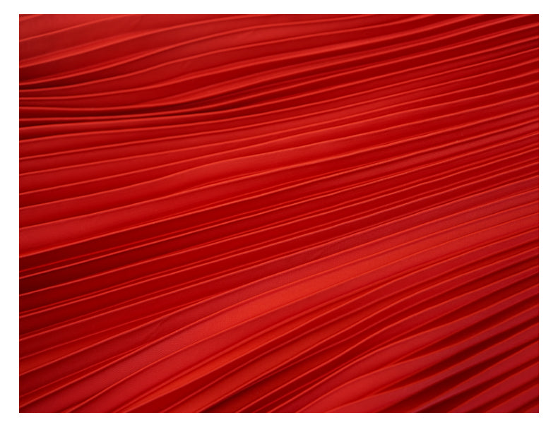 Rotes plissiertes Midikleid mit Puffärmeln und Bund 