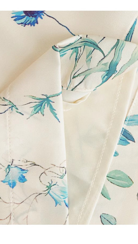 Wickel-Jumpsuit mit Blumenmuster, langen Ärmeln und Taillengürtel 