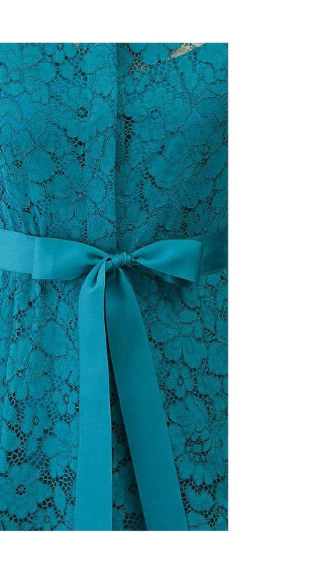 ABITO LUNGO IN PIZZO OTTANIO CON CINTURA E COLLETTO