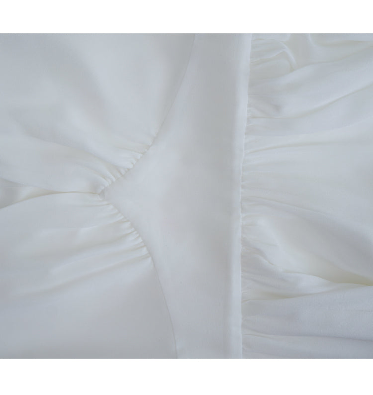 Weißes elegantes Chiffon-Maxikleid mit V-Ausschnitt und langen Ärmeln 