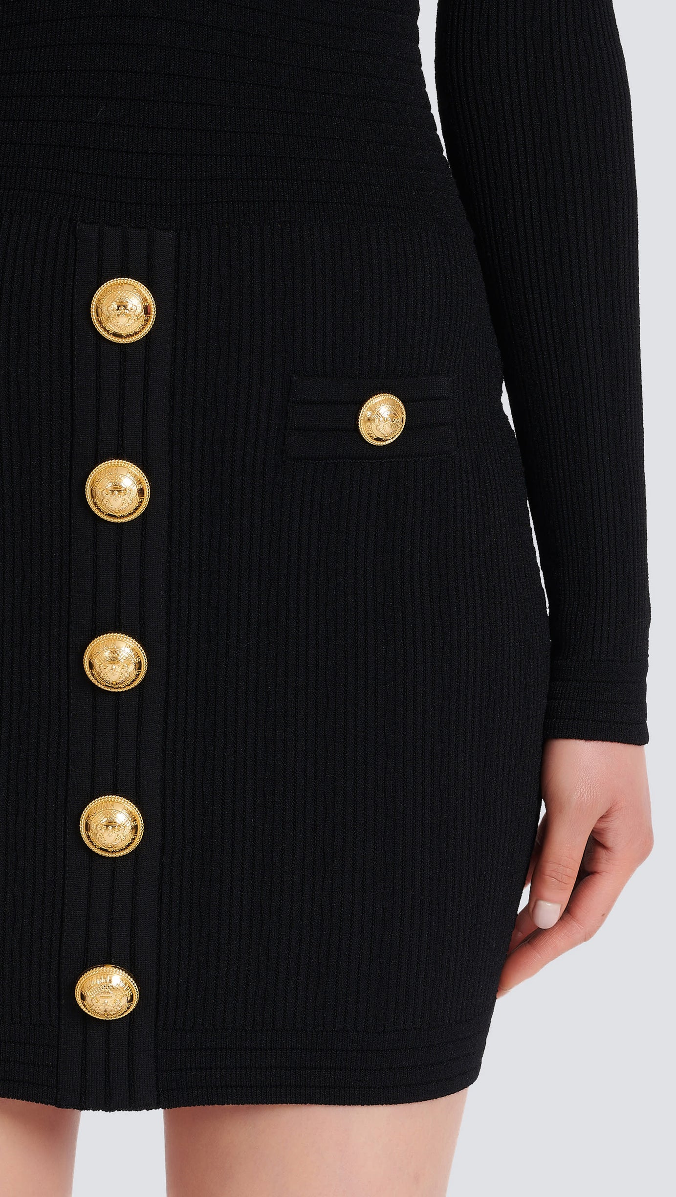 MINI ABITO CORTO IN MAGLIA NERO TARA CON BOTTONI ORO