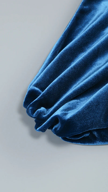 Gianni – Maxikleid aus Samt mit One-Shoulder-Ausschnitt und Cut-outs