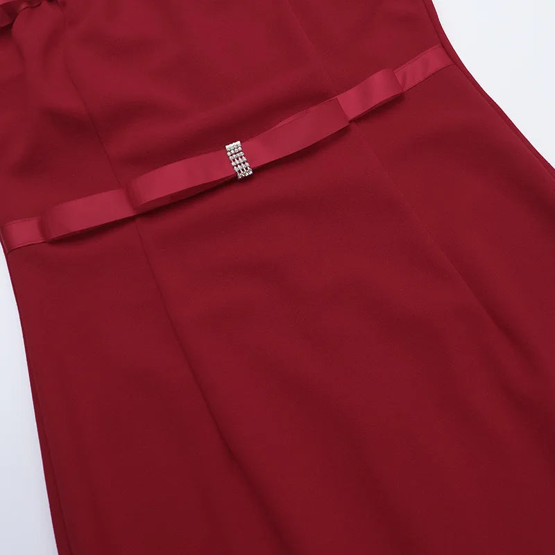 Trägerloses Midikleid mit Halbschleife in Merlot