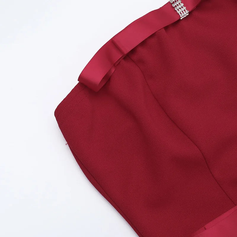 Trägerloses Midikleid mit Halbschleife in Merlot