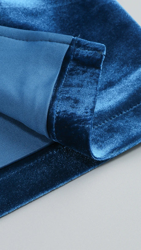 Gianni – Maxikleid aus Samt mit One-Shoulder-Ausschnitt und Cut-outs