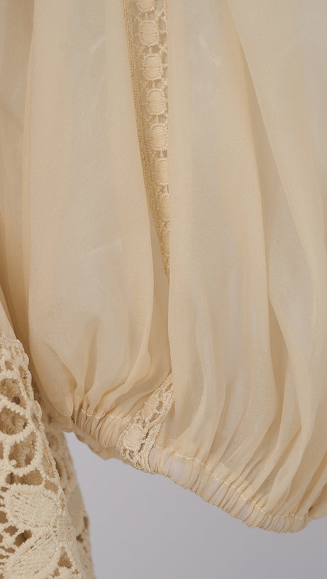 Aprikosenspitze - Besetztes, gestuftes Herbstkleid