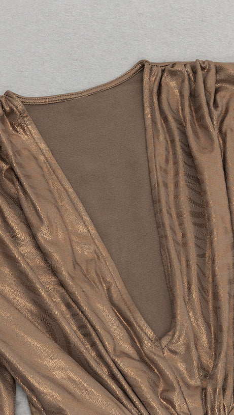 ABITO MIDI AVVOLGENTE CON FIANCHI A PLISSETTE MARRONE