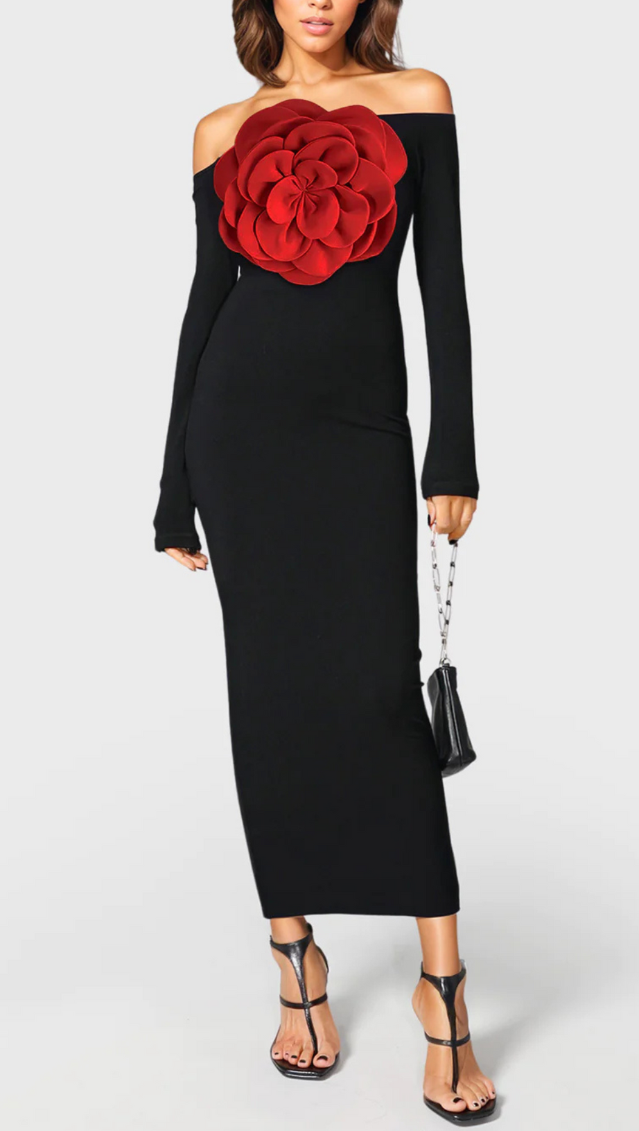 ABITO LUNGO CON SPALLE SCOPERTE E ROSA