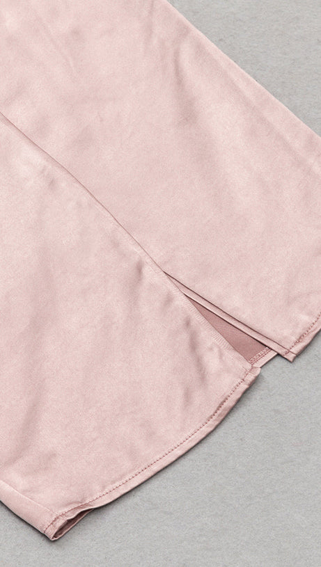 Wickelkleid mit Spaghettiträgern und Schlitz in Altrosa 