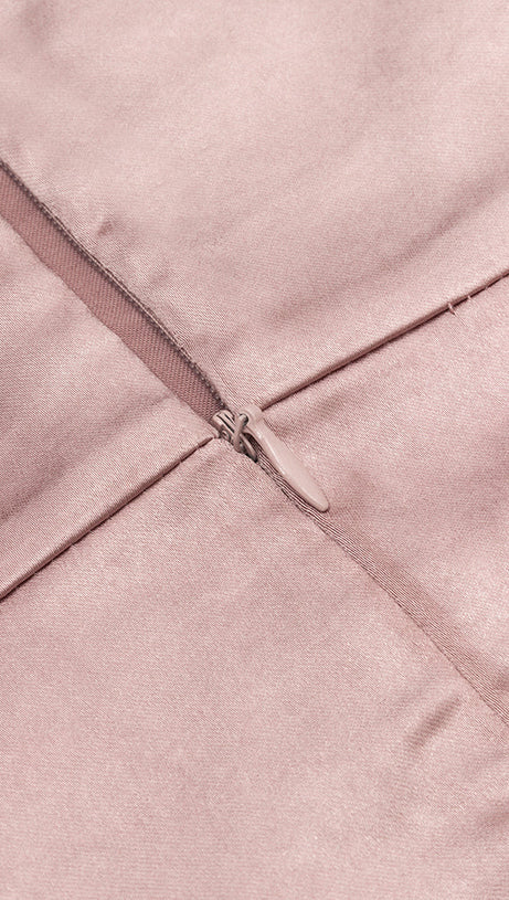 Wickelkleid mit Spaghettiträgern und Schlitz in Altrosa 