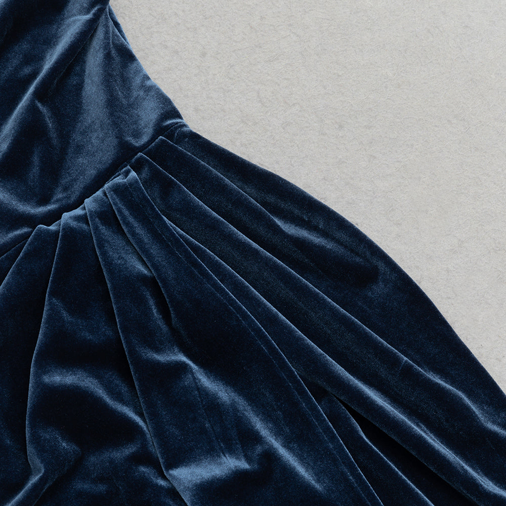AIIZIE NAVY BEADLESS STRAPLESS VELVET BACKLESS PLEATED MIDI DRESS - product image