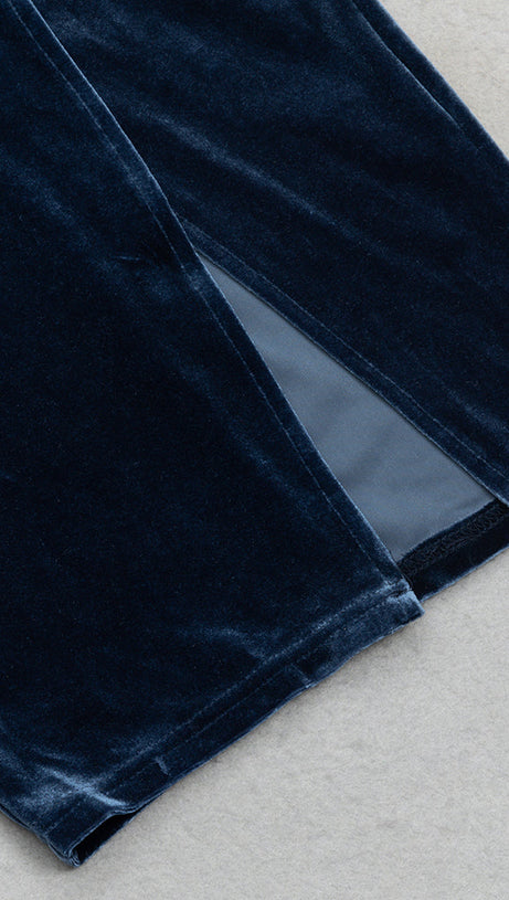 ABITO MIDI PLISSETTATO IN VELLUTO SENZA PERLINE E SCHIENA SENZA SPALLINE