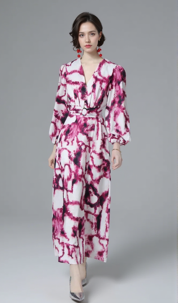 SUSANNA FUCHSIA MAXIKLEID AUS SATIN MIT GÜRTEL UND Batikmuster