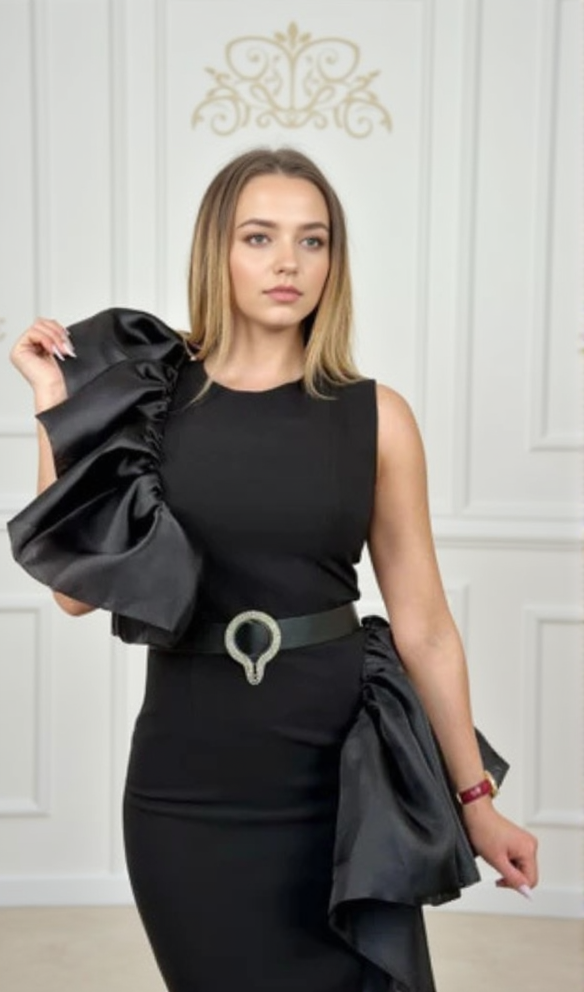 JANICE TRUMPET EMBELLISHED MAXI DRESS IN BLACK