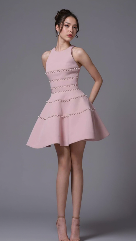 MINIABITO A TRAPEZIO CON DETTAGLIO DI PERLE IN ROSA