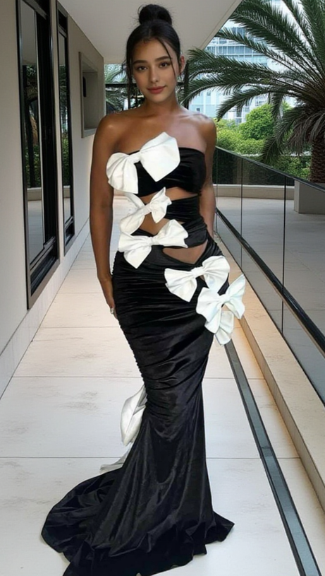 FLOWER EMBELLISHED BLACK STRAPLESS MAXI DRESS