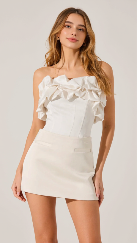 SYLVIA RUFFLE STRAPLESS TOP IN WHITE