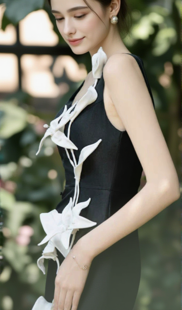 FLOWER-EMBELLISHED MIDI DRESS IN BLACK