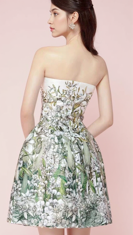 MINI ABITO IN TESSUTO RITORTO CON SCOLLO DRITTO A TRAPEZIO