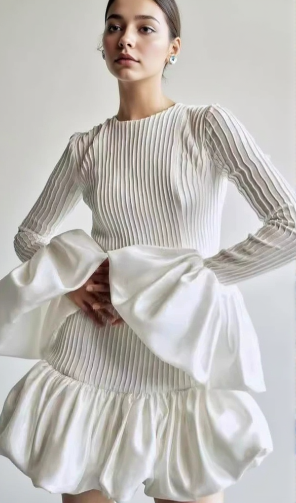 SETLLA WEISSES MINIKLEID AUS TAFT MIT FLÖTENÄRMELN