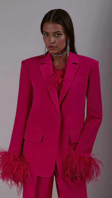 IRMA BLAZERANZÜGE MIT FEDERBESATZ IN ROSENROT