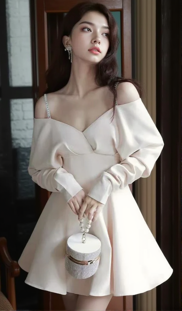 V-NECK LONG-SLEEVED A-LINE SUSPENDER DRESS