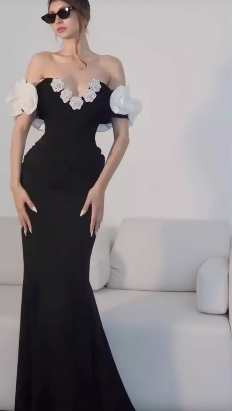 BEATRICE BLACK OFF SHOULDER 3D FLOWERS BODYCON BANDAGE MAXI DRESS