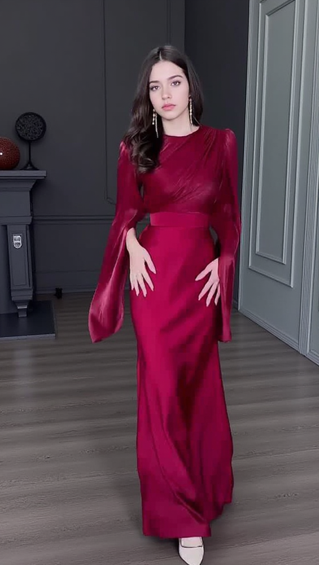 MARCIA TRUMPET SLIT SLEEVE BODYCON MAXI DRESS IN RED