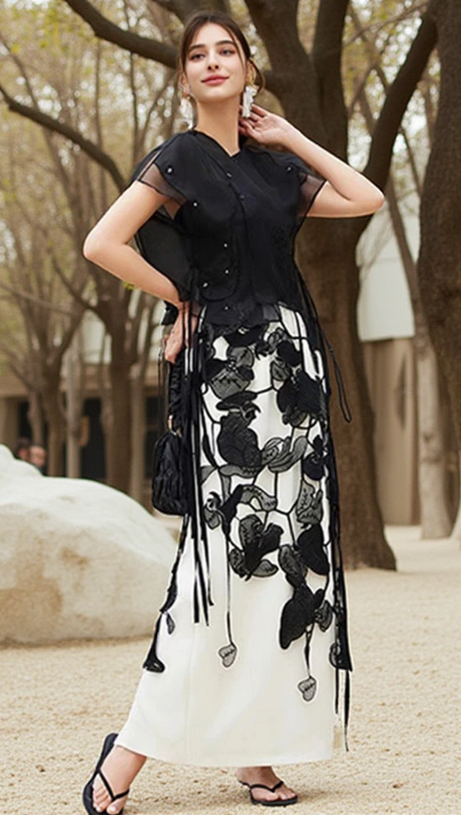 HOLLOW OUT EMBROIDERY SKIRT