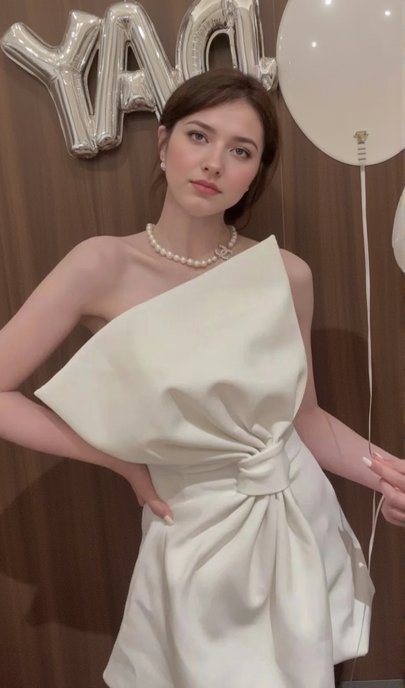 AIIZIE EVANGELINE STRAPLESS BOW MINI DRESS IN WHITE - product image