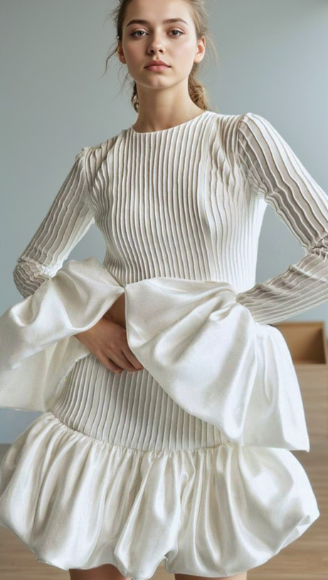 SETLLA WEISSES MINIKLEID AUS TAFT MIT FLÖTENÄRMELN